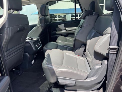 Used 2025 Ford Expedition Max Active AWD/4WD image 13