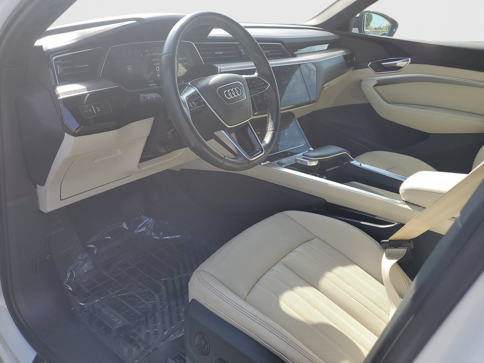 Used 2024 Audi Q8 e-tron Premium Plus w/ Premium Plus Package AWD/4WD image 19