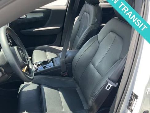 Used 2024 Volvo XC40 B5 Ultimate AWD/4WD image 2