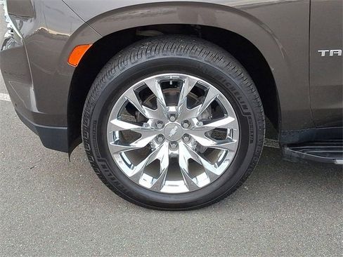 Used 2021 Chevrolet Tahoe Premier w/ Premium Package image 30