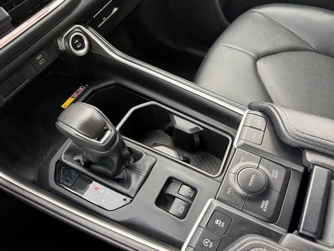 Used 2025 Toyota Grand Highlander AWD image 43