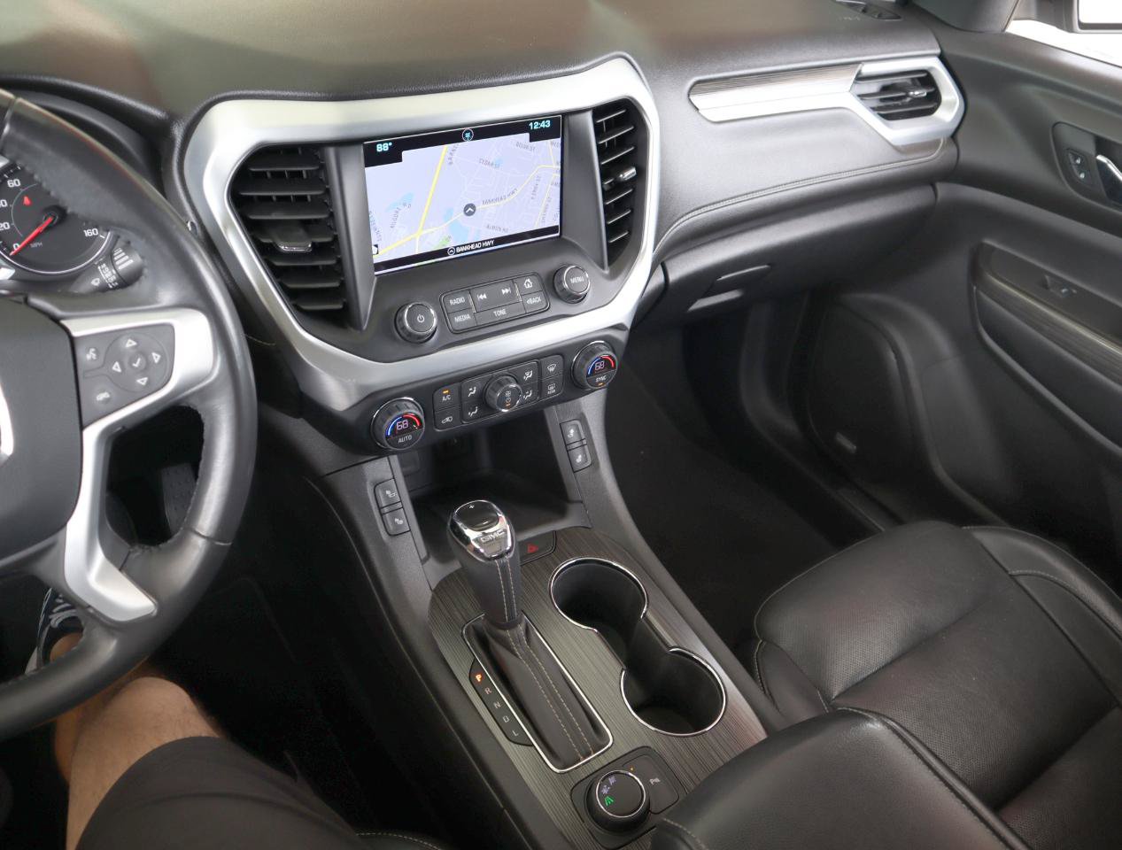 Used 2019 GMC Acadia SLT FWD image 44
