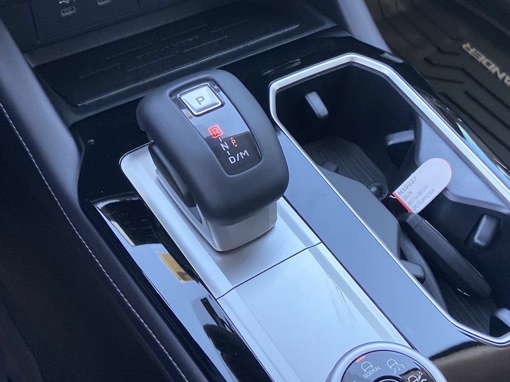 New 2026 Mitsubishi Outlander SE FWD image 12