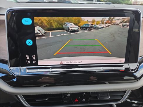 New 2026 Volkswagen Atlas SE image 21