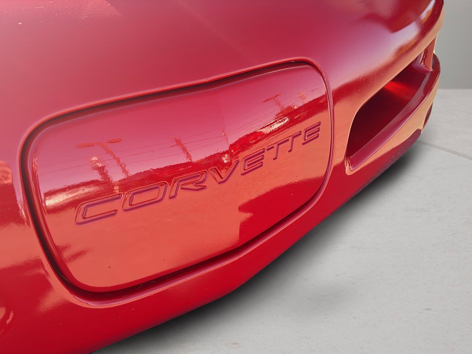 Used 1998 Chevrolet Corvette Convertible w/ Performance Handling Pkg RWD image 34