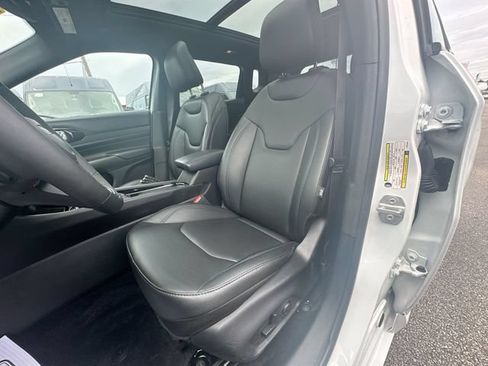 Used 2025 Jeep Compass Limited w/ High Altitude Package AWD/4WD image 13