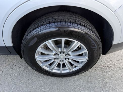 Used 2017 Cadillac XT5 Luxury FWD image 7