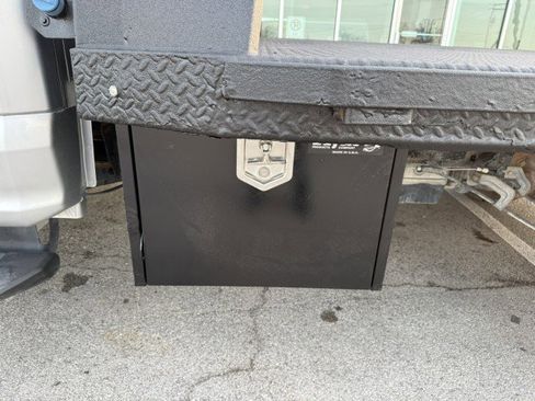 Used 2018 Ford F550 4x4 Regular Cab Super Duty image 13