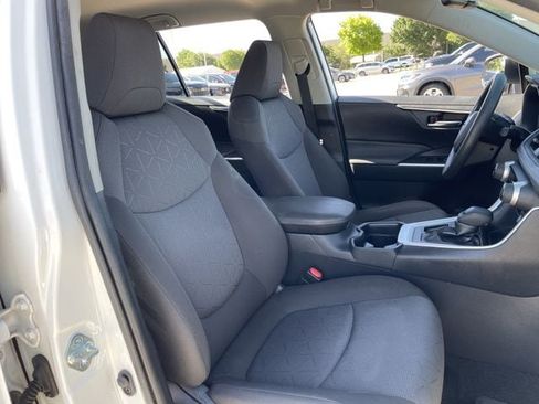 Used 2020 Toyota RAV4 XLE FWD image 27