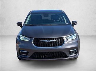 Used 2023 Chrysler Pacifica Touring-L video 2