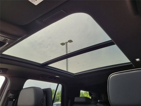 New 2026 GMC Yukon Denali w/ Denali Reserve Package AWD/4WD image 31