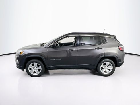Used 2022 Jeep Compass Latitude w/ Convenience Group AWD/4WD image 8