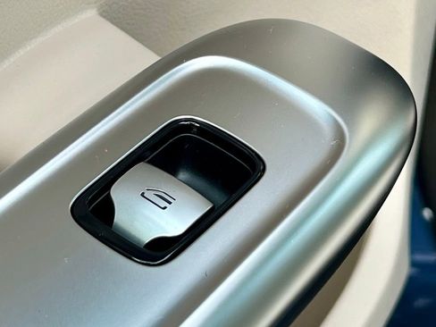 Certified 2026 Mercedes-Benz C 300 4MATIC Sedan image 15