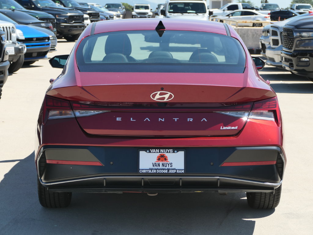 Used 2024 Hyundai Elantra Limited FWD image 5