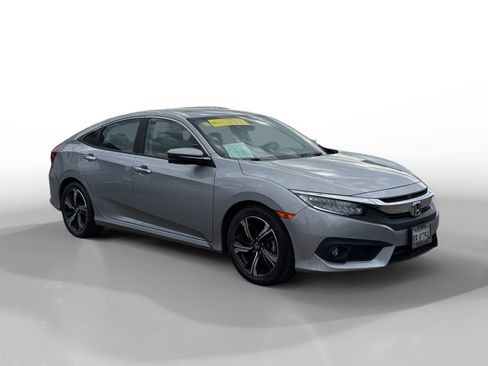 Used 2017 Honda Civic Touring image 7