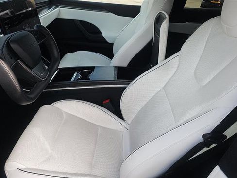 Used 2022 Tesla Model X Plaid image 7