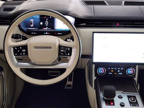 Used 2023 Land Rover Range Rover Autobiography image 24