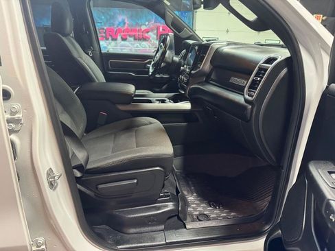 Used 2019 RAM 1500 Big Horn AWD/4WD image 17