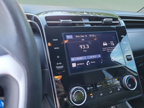 Used 2023 Hyundai Santa Cruz SE FWD image 17