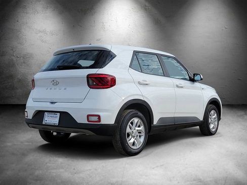 New 2026 Hyundai Venue SE image 3