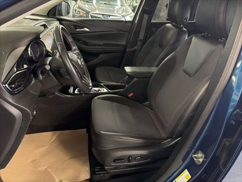 Used 2020 Buick Encore GX Select w/ Experience Buick Package image 12