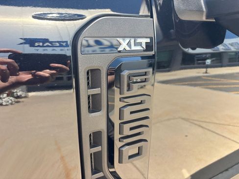 New 2026 Ford F250 XLT w/ XLT Premium Package AWD/4WD image 11