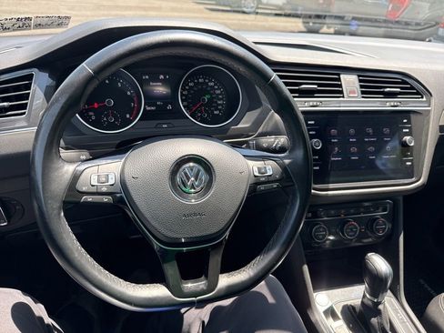 Used 2019 Volkswagen Tiguan SE w/ Panoramic Sunroof Package AWD/4WD image 19
