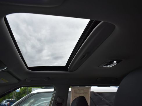 Used 2024 Kia Seltos SX w/ SX Sunroof Package AWD/4WD image 19