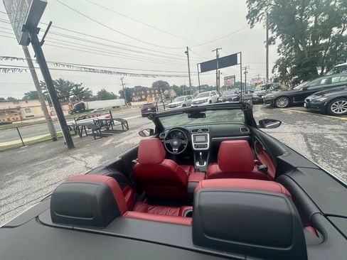 Used 2012 Volkswagen Eos Executive FWD image 18