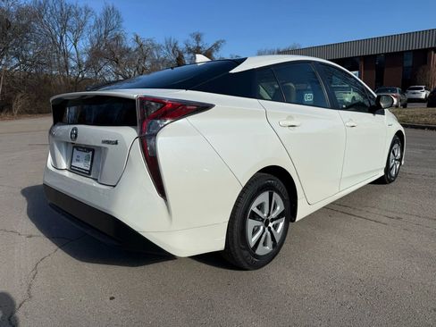 Used 2016 Toyota Prius Two image 5