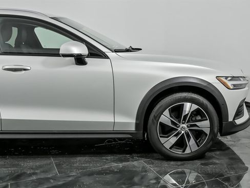 Used 2020 Volvo V60 T5 Cross Country w/ Protection Package Premier AWD/4WD image 12
