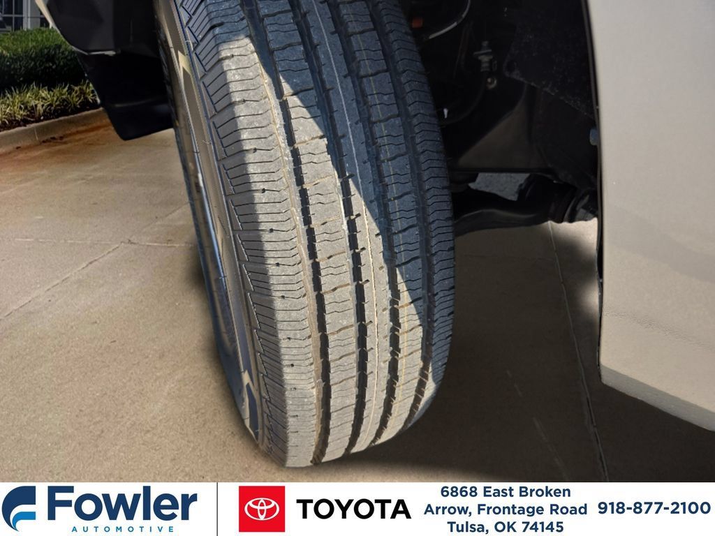 Certified 2023 Toyota Tacoma SR AWD/4WD image 29