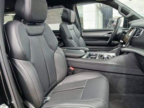 New 2026 Jeep Grand Wagoneer Limited AWD/4WD image 15