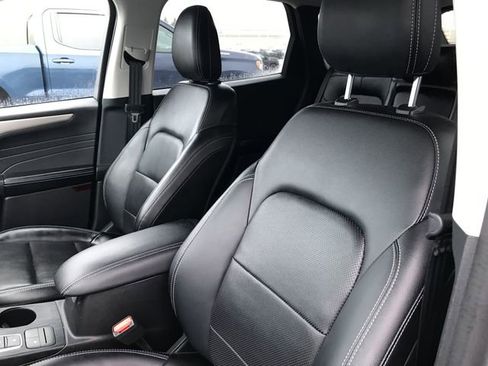 Used 2022 Ford Escape SEL image 4