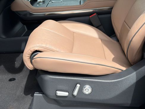 New 2026 Lincoln Navigator L Black Label AWD/4WD image 17