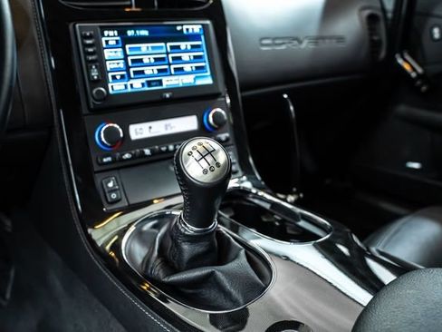 Used 2013 Chevrolet Corvette Z06 w/ 2LZ Preferred Equipment Group RWD image 30
