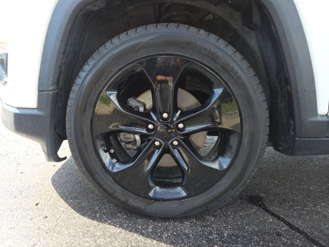 Used 2019 Jeep Compass Latitude FWD image 25