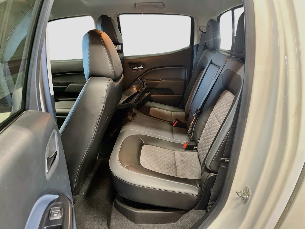 Used 2022 Chevrolet Colorado Z71 AWD/4WD image 25
