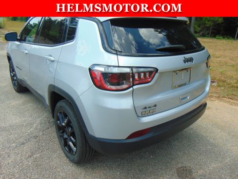 Certified 2025 Jeep Compass Latitude w/ Convenience Group AWD/4WD image 10
