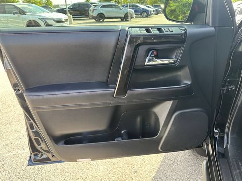 Used 2023 Toyota 4Runner TRD Off-Road Premium w/ Off Road Premium Plus Package AWD/4WD image 17