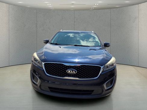 Used 2016 Kia Sorento FWD image 8