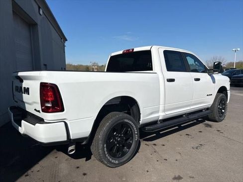 New 2026 RAM 2500 Big Horn AWD/4WD image 32