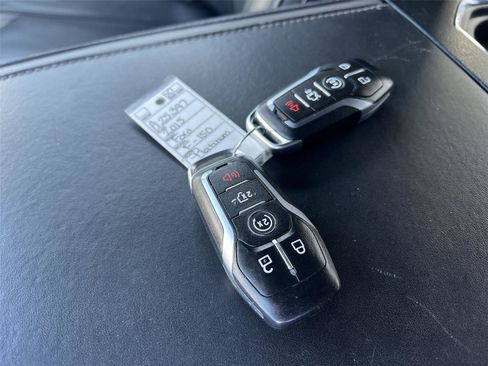 Used 2015 Ford F150 Platinum w/ Technology Package image 28