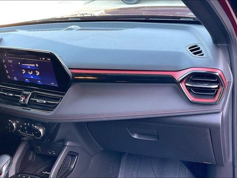 Used 2025 Chevrolet TrailBlazer RS w/ Convenience Package FWD image 16