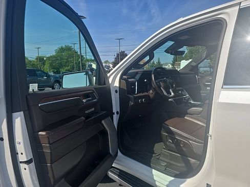 Used 2023 GMC Sierra 1500 Denali w/ Denali Reserve Package AWD/4WD image 13