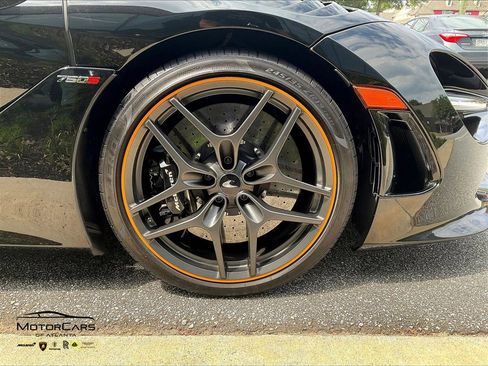 Used 2024 McLaren 750S Spider image 28