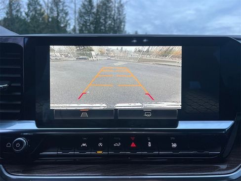 Used 2024 GMC Sierra 1500 Elevation image 23