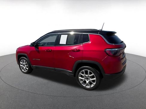 Used 2025 Jeep Compass Limited AWD/4WD image 10