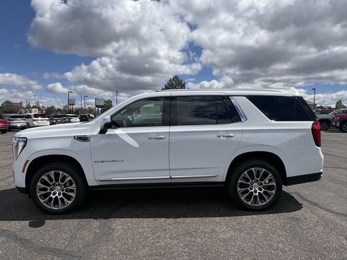 New 2026 GMC Yukon Denali w/ Denali Reserve Package AWD/4WD image 8