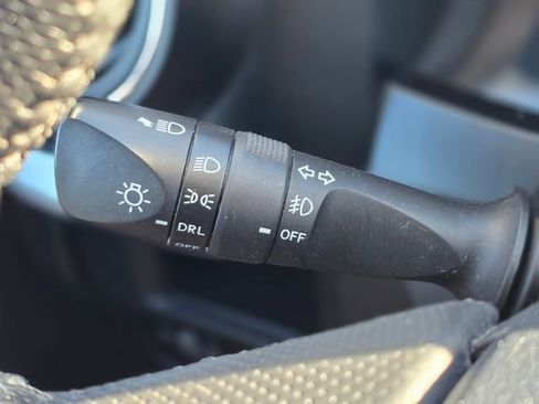 Used 2017 Toyota Tacoma SR5 image 33